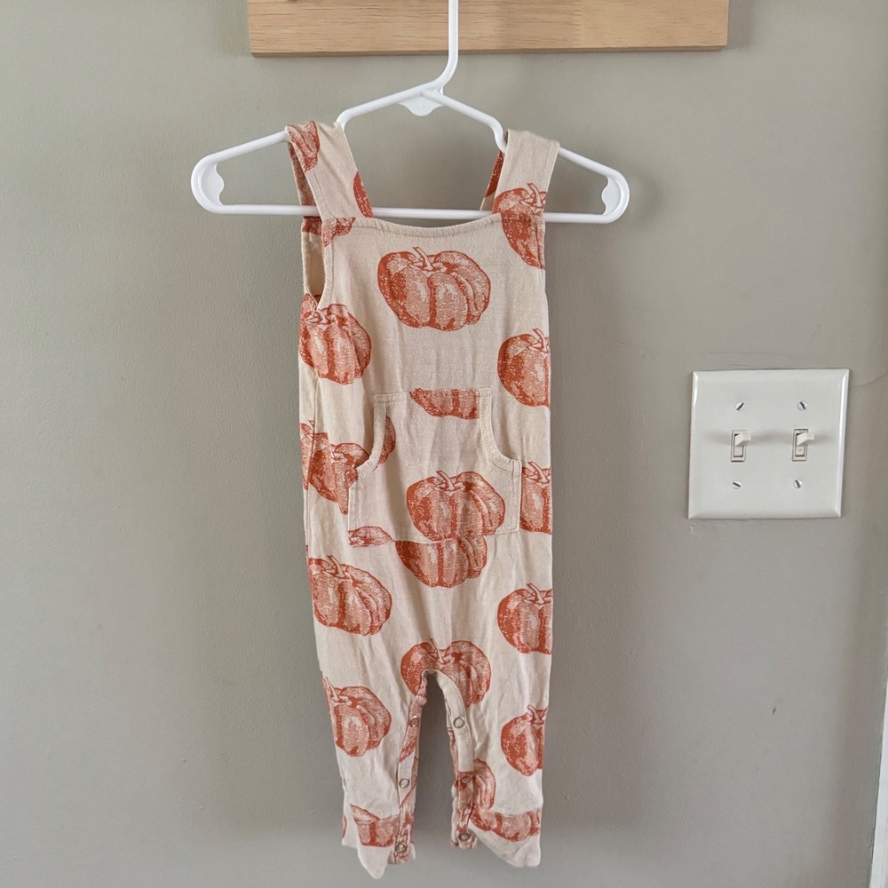 KQ 3/6M pumpkin romper‎